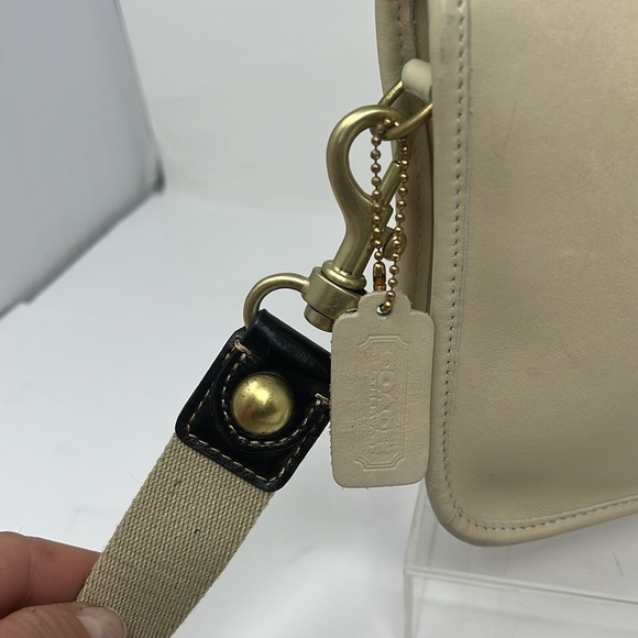 Coach Legacy Vintage 038-007 Cream Bone Zip Top Detachable Crossbody Clutch Bag - Picture 3 of 16